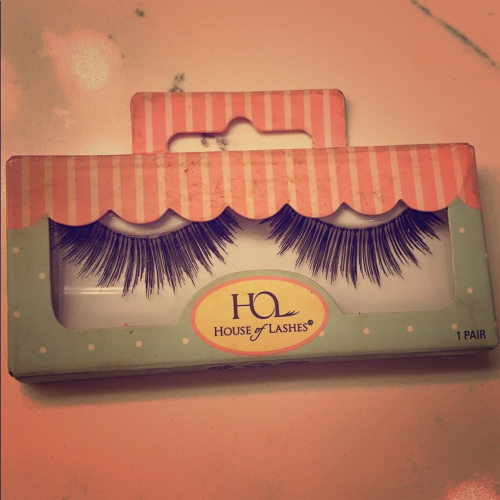 HOUSE OF LASHES